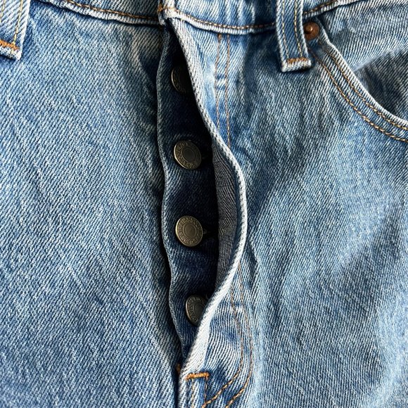 Vintage Levi's 501's Skinny Button Fly Light Wash Denim - Picture 5 of 10